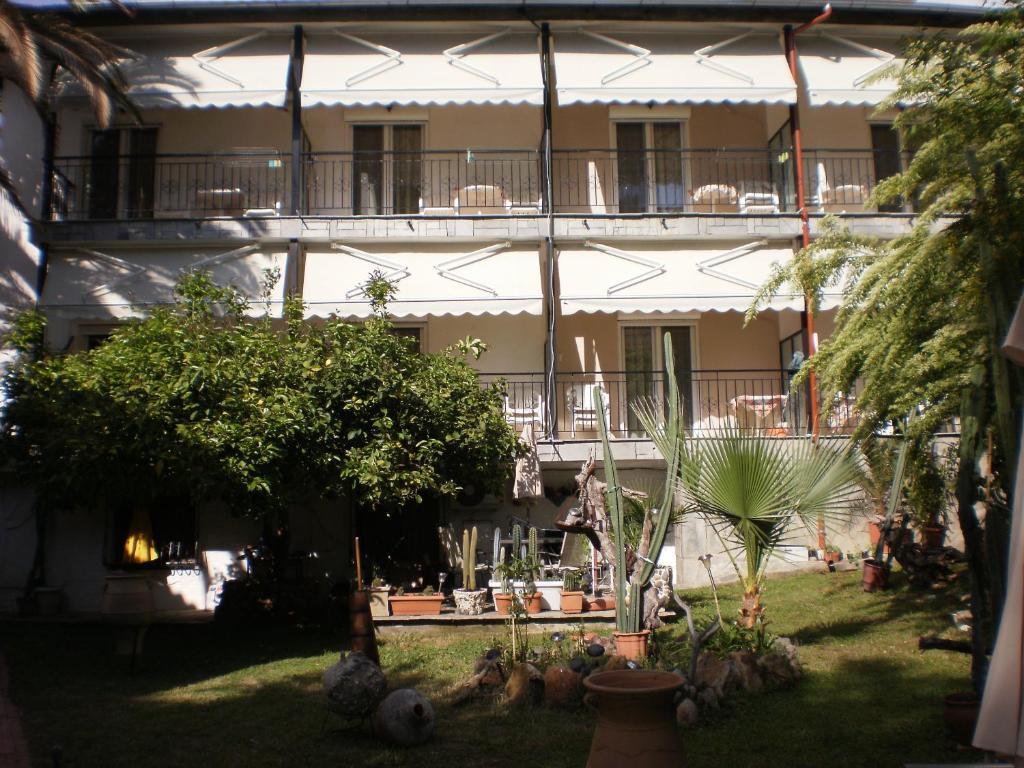 Studios Rosa Agia Paraskevi Exterior foto